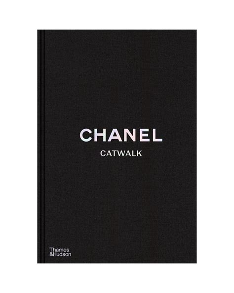 boeken box chanel|Chanel Catwalk (Catwalk) .